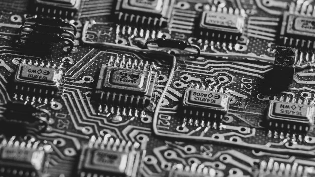 UK to develop AI hardware plan