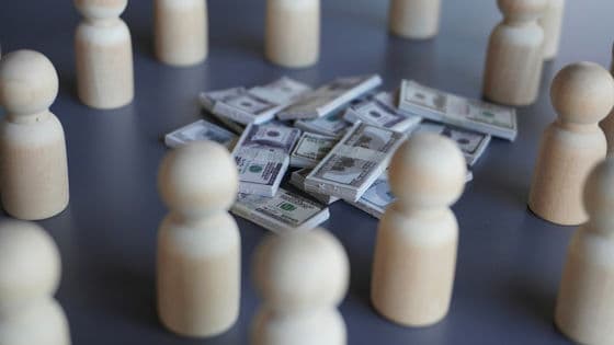 イーロン・マスクがAIによる解雇に対し給付金を送る「ユニバーサル・ハイインカム」で対応すべきと発言し批判が殺到