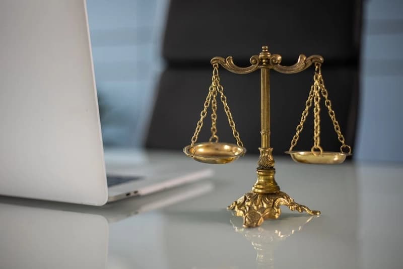Generative AI for Legal Operations: Comparing Top Tools
